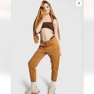 Victori a Secret Ivy Fleece Slim Sweatpants New